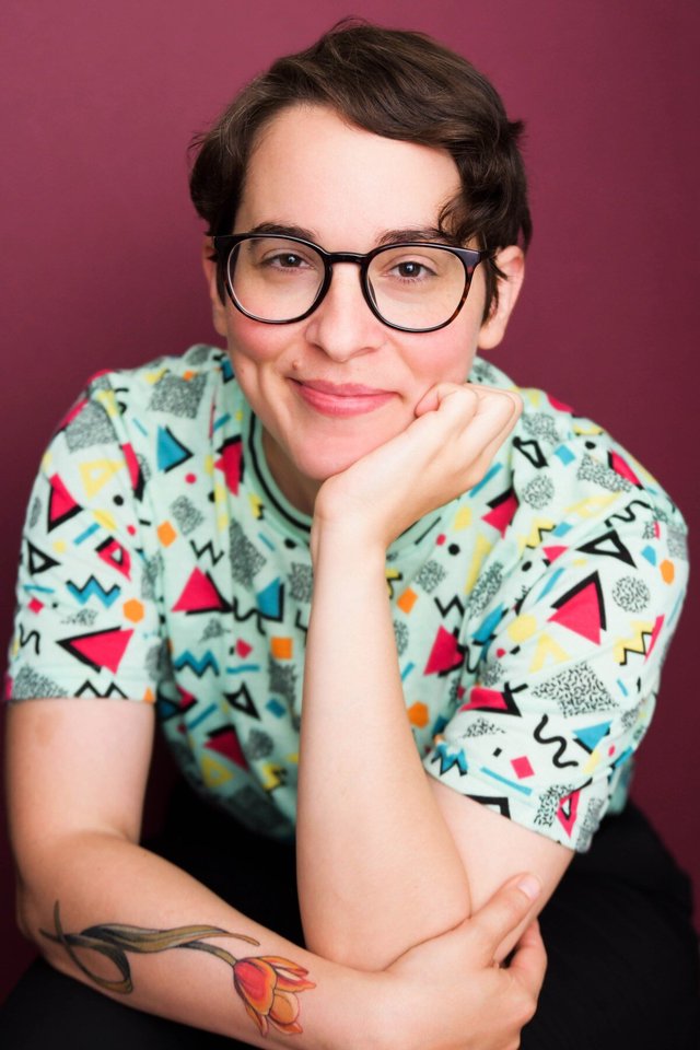 Headshot of playwright Becca Schlossberg, author of Dybbuk Bat Mitzvah