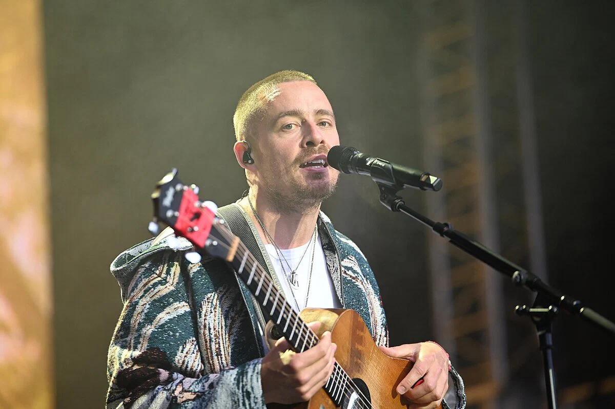 Photo of Dermot Kennedy performing on stage