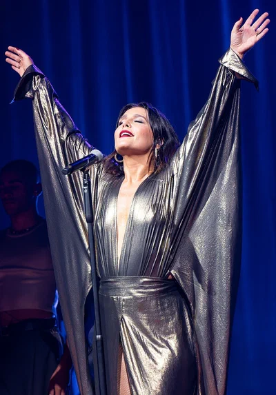 Photo of Jessie Ware performing on stage