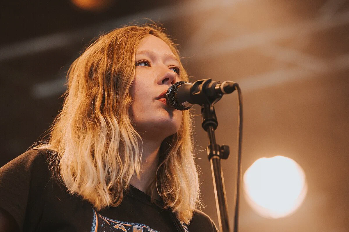 Photo of Julia Jacklin performing on stage