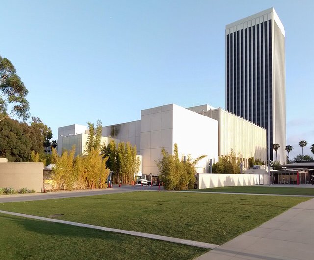 Exterior view of the Los Angeles County Museum of Art building